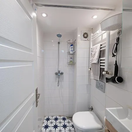 Taksim Istiklalin Kalbinde Konforlu Netflix Wifi Apartment *