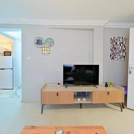 Taksim Istiklalin Kalbinde Konforlu Netflix Wifi *