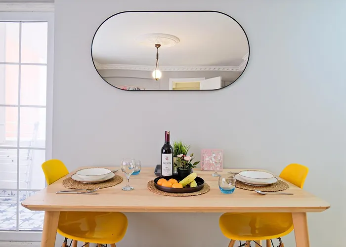 Taksim Istiklalin Kalbinde Konforlu Netflix Wifi