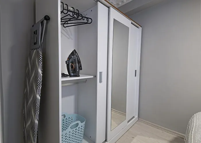 Taksim Istiklalin Kalbinde Konforlu Netflix Wifi