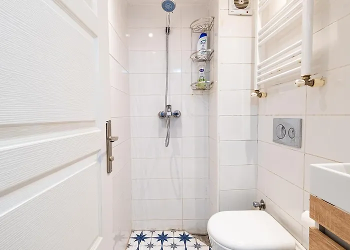 Taksim Istiklalin Kalbinde Konforlu Netflix Wifi